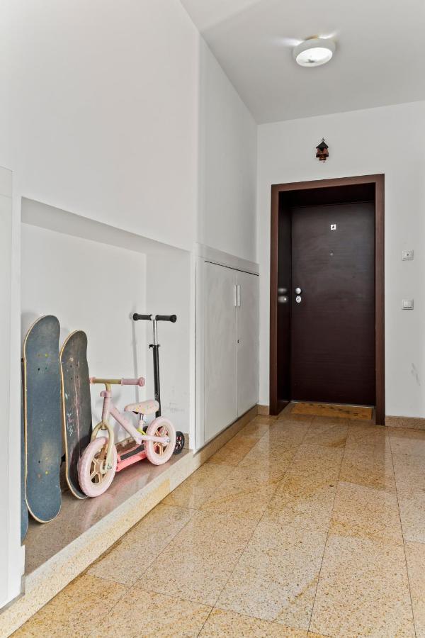 125 Sqm Family Friendly With Kids Room Bucarest Esterno foto