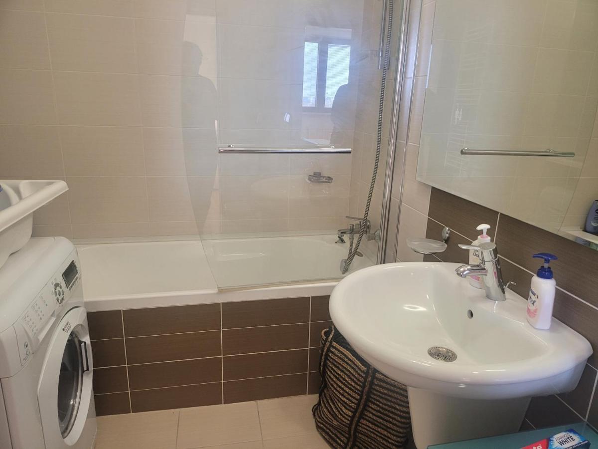 125 Sqm Family Friendly With Kids Room Bucarest Esterno foto