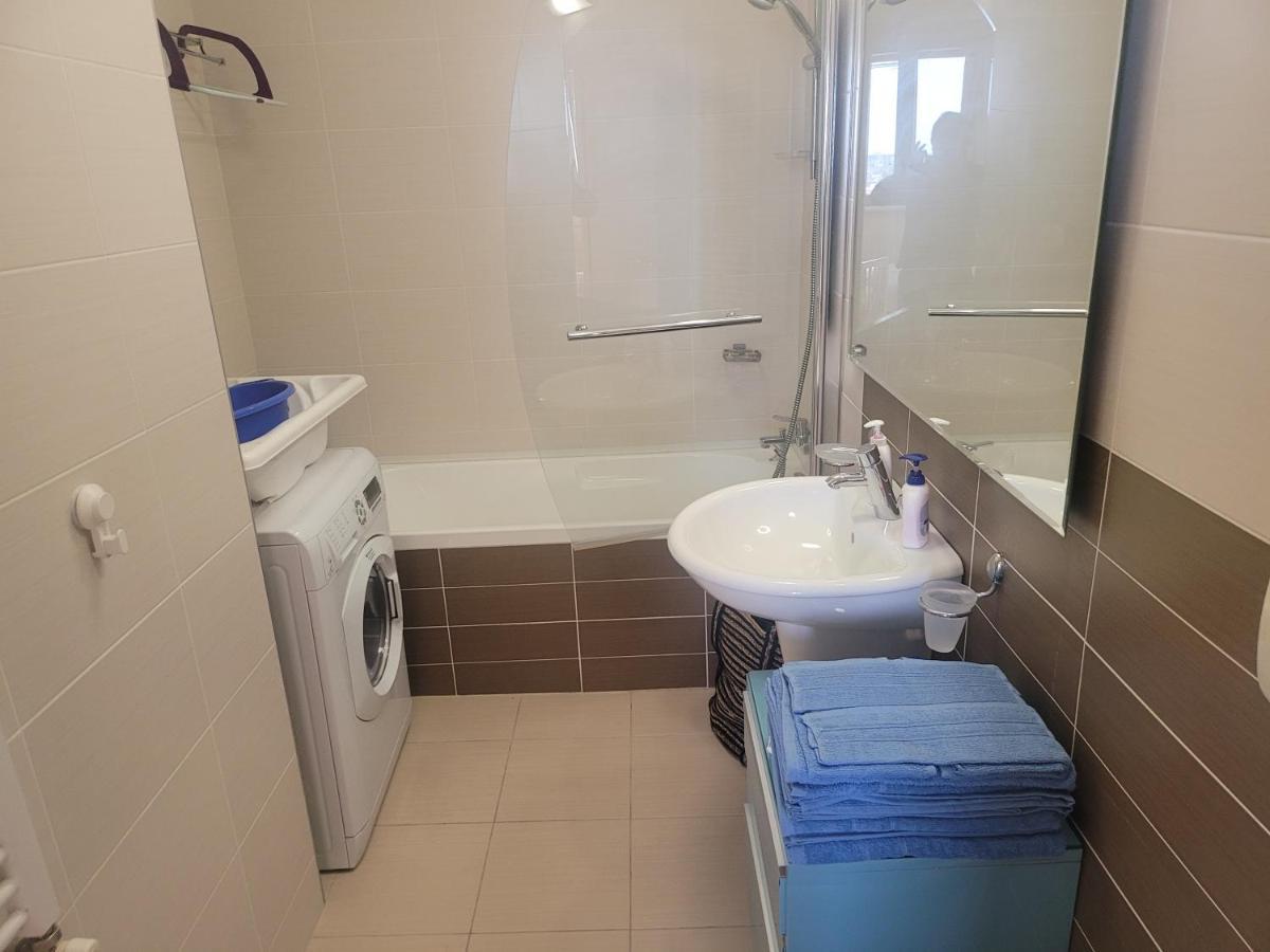 125 Sqm Family Friendly With Kids Room Bucarest Esterno foto